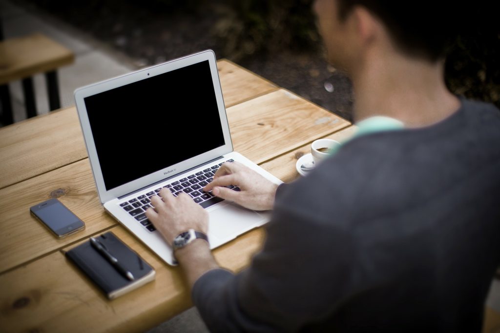 perbedaan pt dan cv