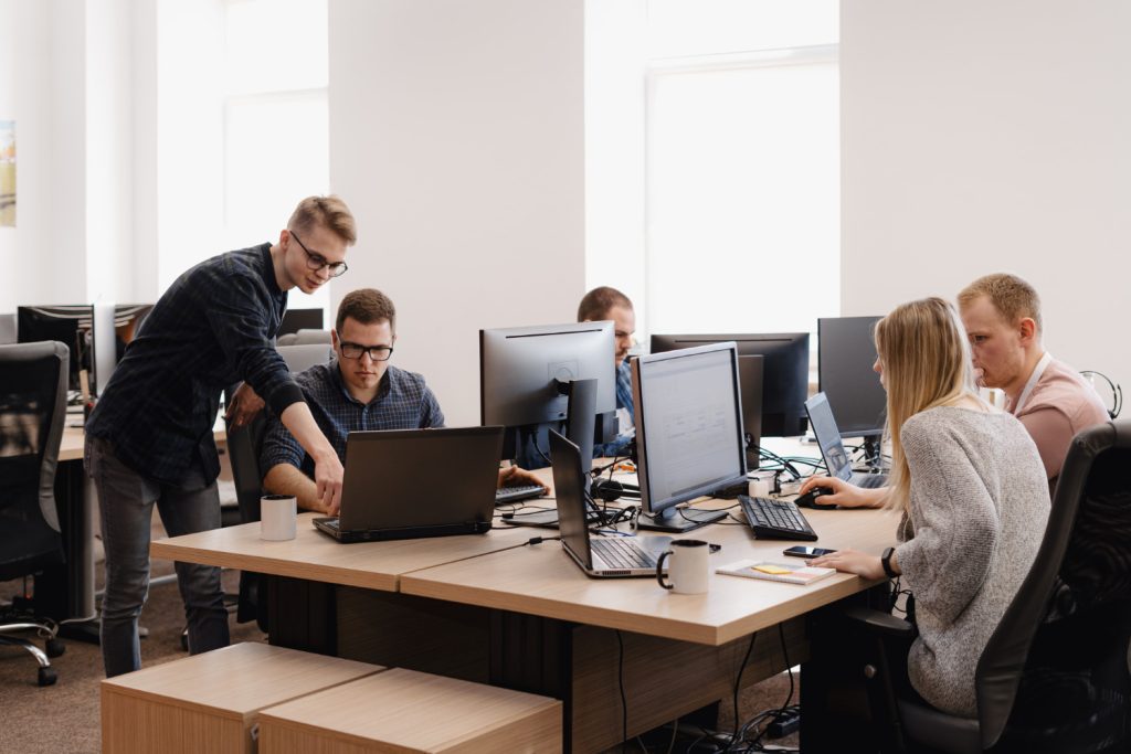 Apa Itu Usaha Outsourcing