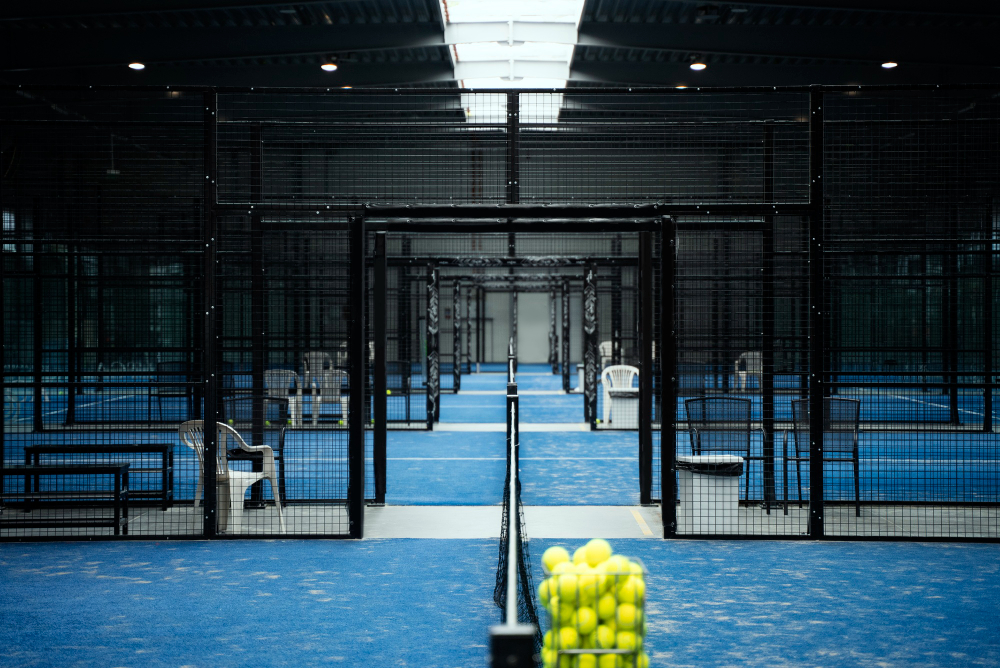 Trik Memaksimalkan Keuntungan dari KBLI Penyewaan Lapangan Padel